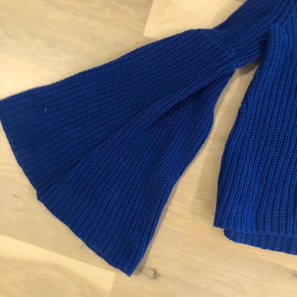 Free People Blue Bell Sleeve Sweater Size M - Picture 2 of 3